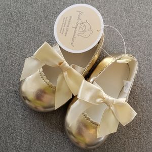 First Impressions NWT gold dress shoes size 3